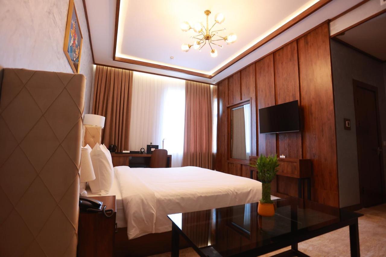 Regal Hotel By Grand Nawoi Zewnętrze zdjęcie