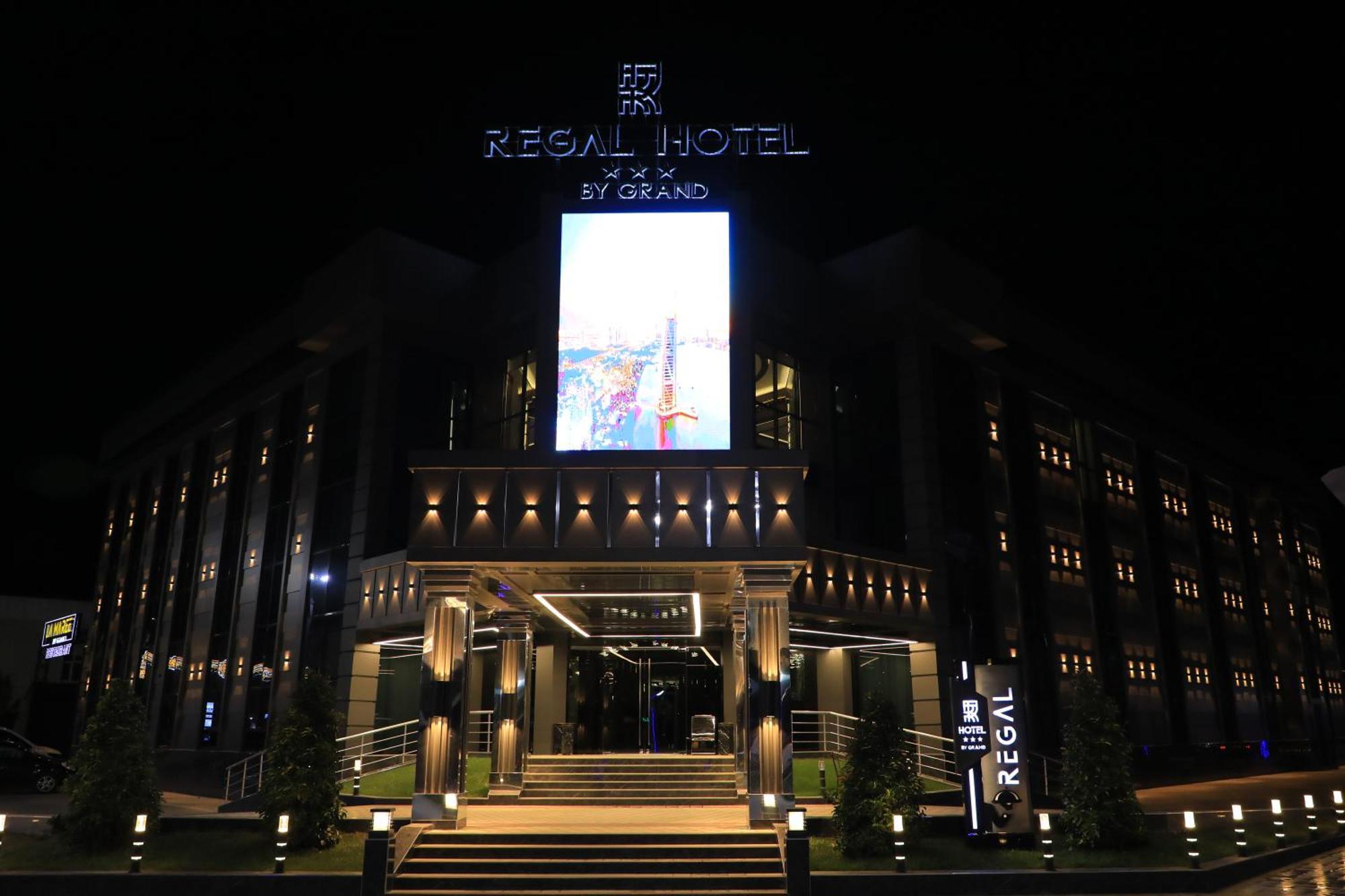 Regal Hotel By Grand Nawoi Zewnętrze zdjęcie